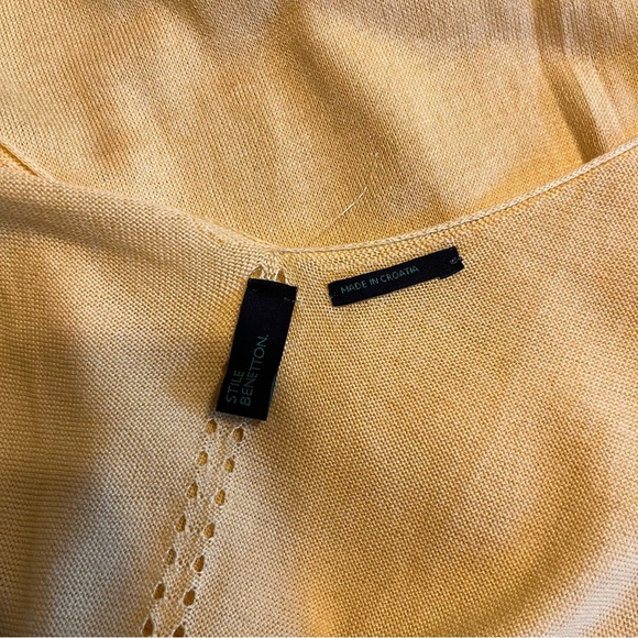 United Colors Of Benetton Viscose Yellow Sleeveless Knit Tank Top - Picture 5 of 9